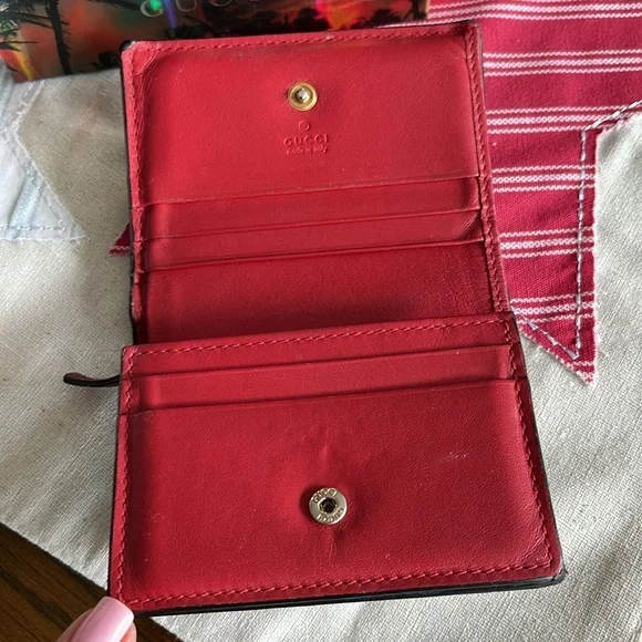 GUCCI SUPREME CHERRY WALLET - Picture 7 of 12